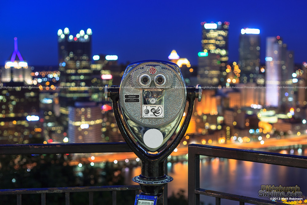 Pittsburgh sightseeing viewfinder at night