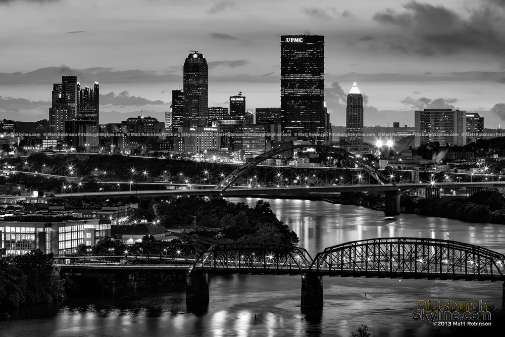 Black and White Pittsburgh Skyline