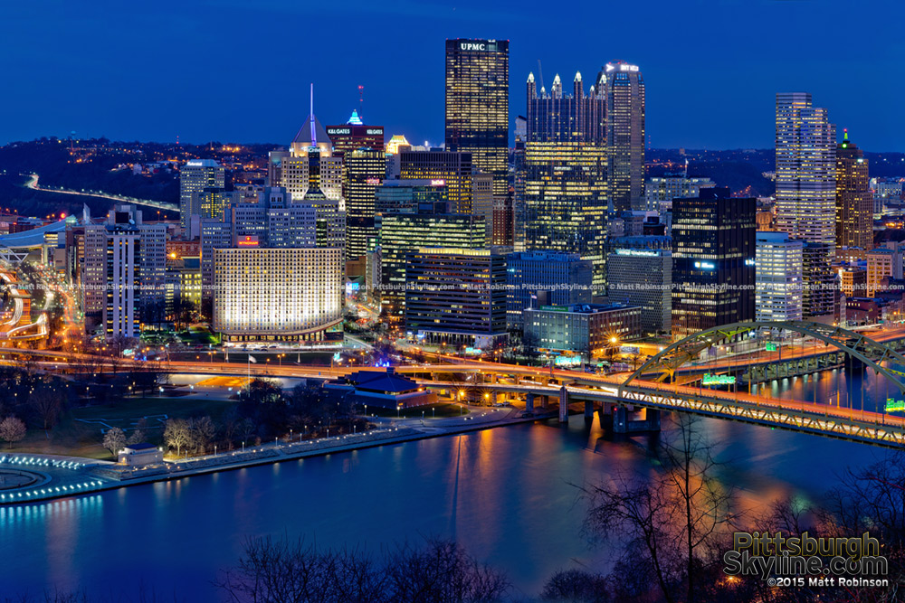 Downtown Pittsburgh at night 2015