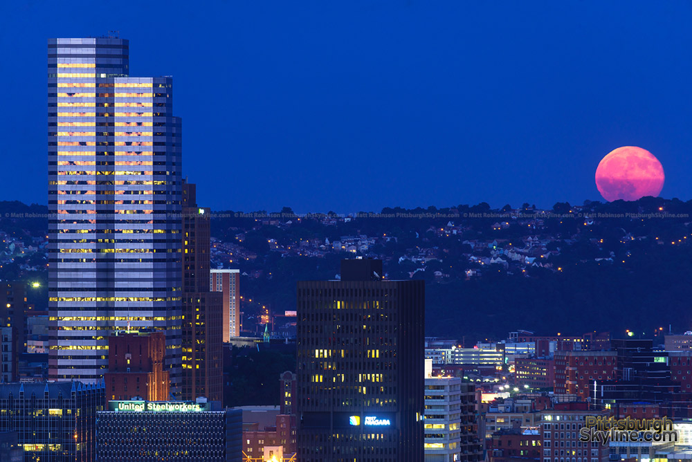 Moonrise with One Oxford Centre