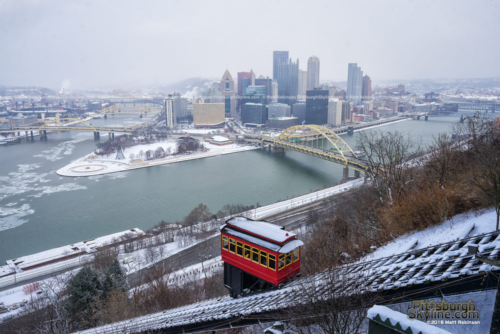 Ice Begins to form on the Three Rivers in Pittsburgh